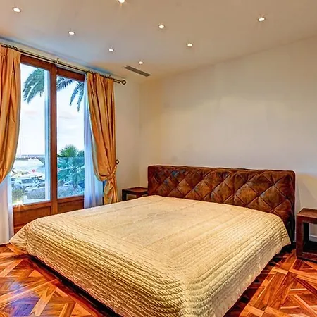 Art Deco V218 Villa *